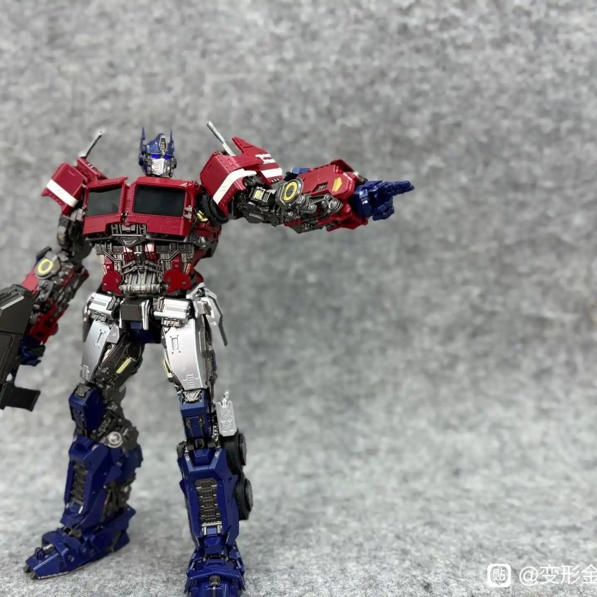 MD-001 Gaiden Pillar Upgraded Optimus Leader Alloy Finished Immutable DLX Ratio