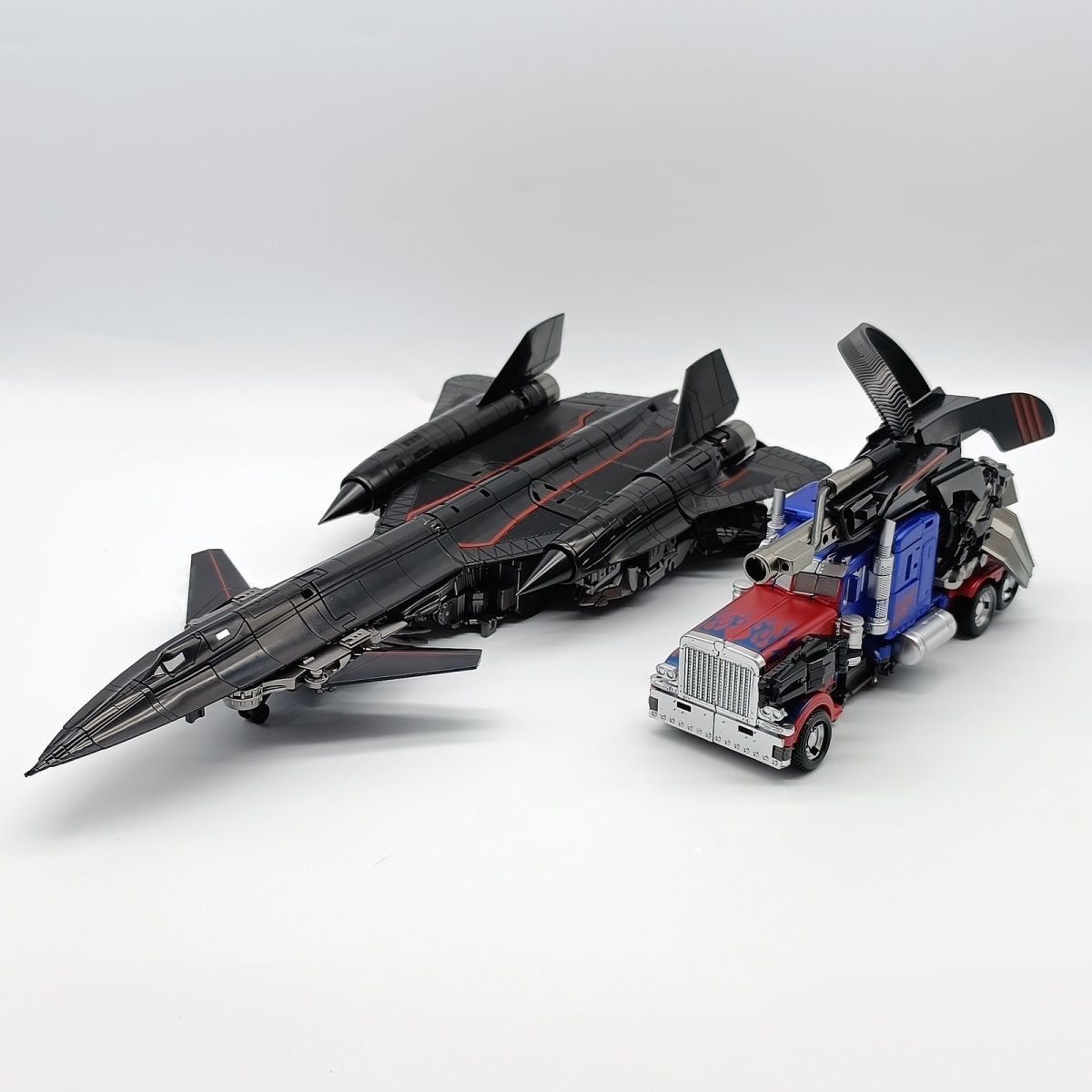 TW-1103  Jetfire & TW-1022 Optimus Prime