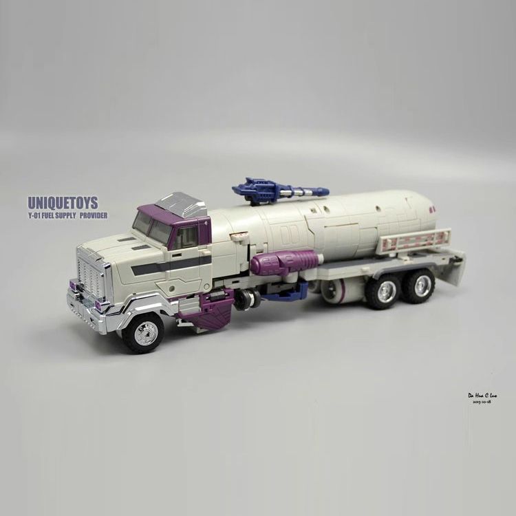 Unique Toys Transforming Toy Robot  UT Y-01 Octance Triple Changer G1 Movie Version