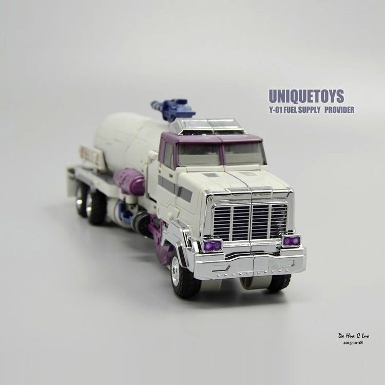 Unique Toys Transforming Toy Robot  UT Y-01 Octance Triple Changer G1 Movie Version