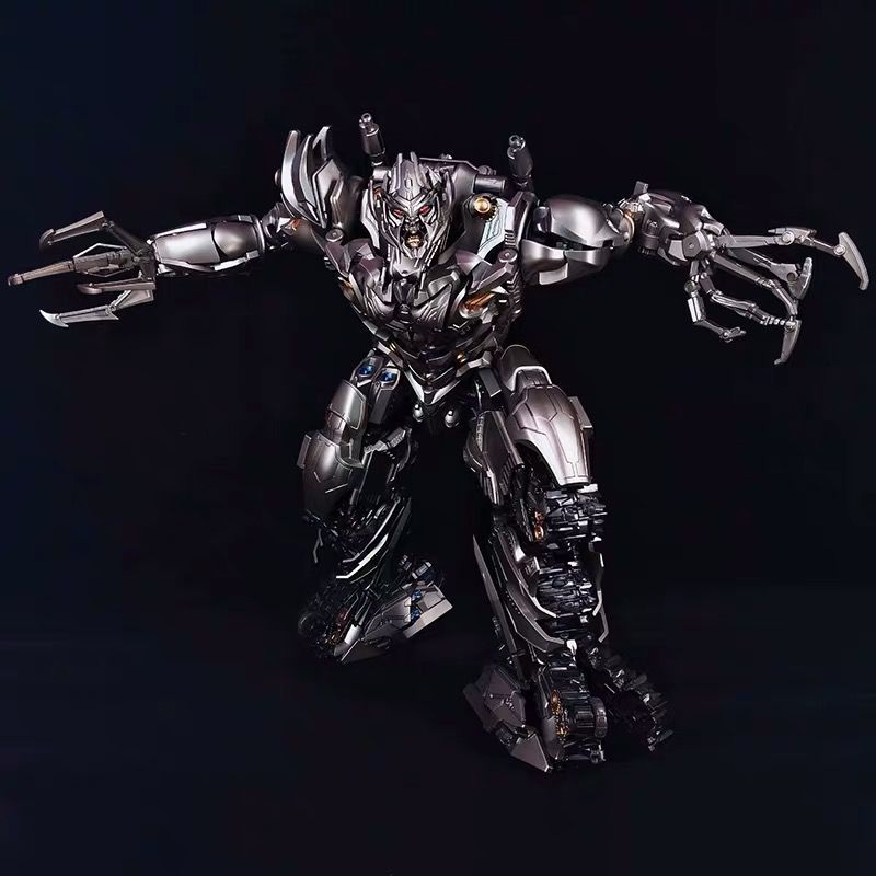 Enlarged alloy version of the LS-06 tank Megatron movie transforming toy model
