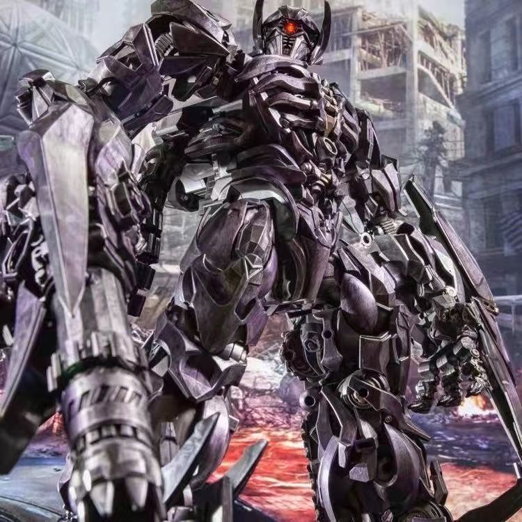 ZS01 Alloy Shockwave Transforming Robot Toy