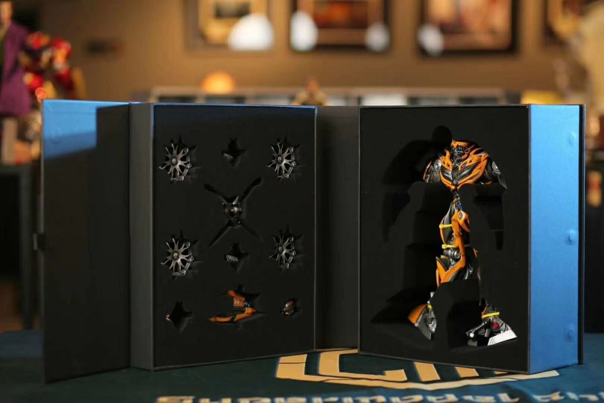 CS Transformers movie version of Bumblebee, Stinger, Autobot, super alloy, light-up collectible figure model toy gift.