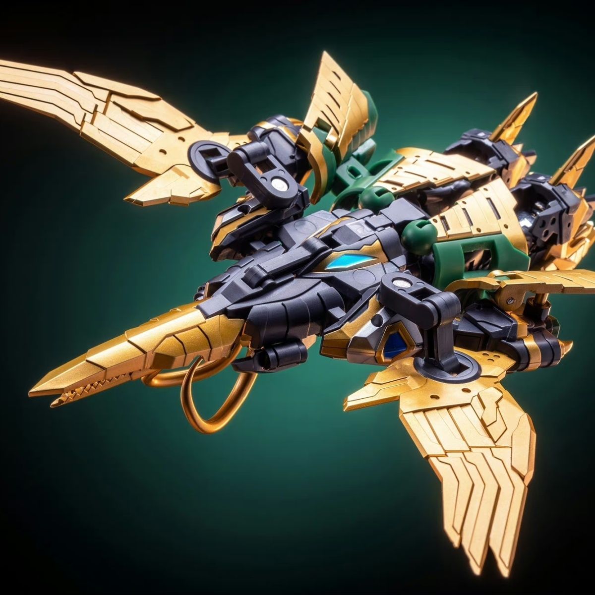 PT-06 Cyclonus , PT-09 Silver Samurai , PT-11 Loki Transforming toys