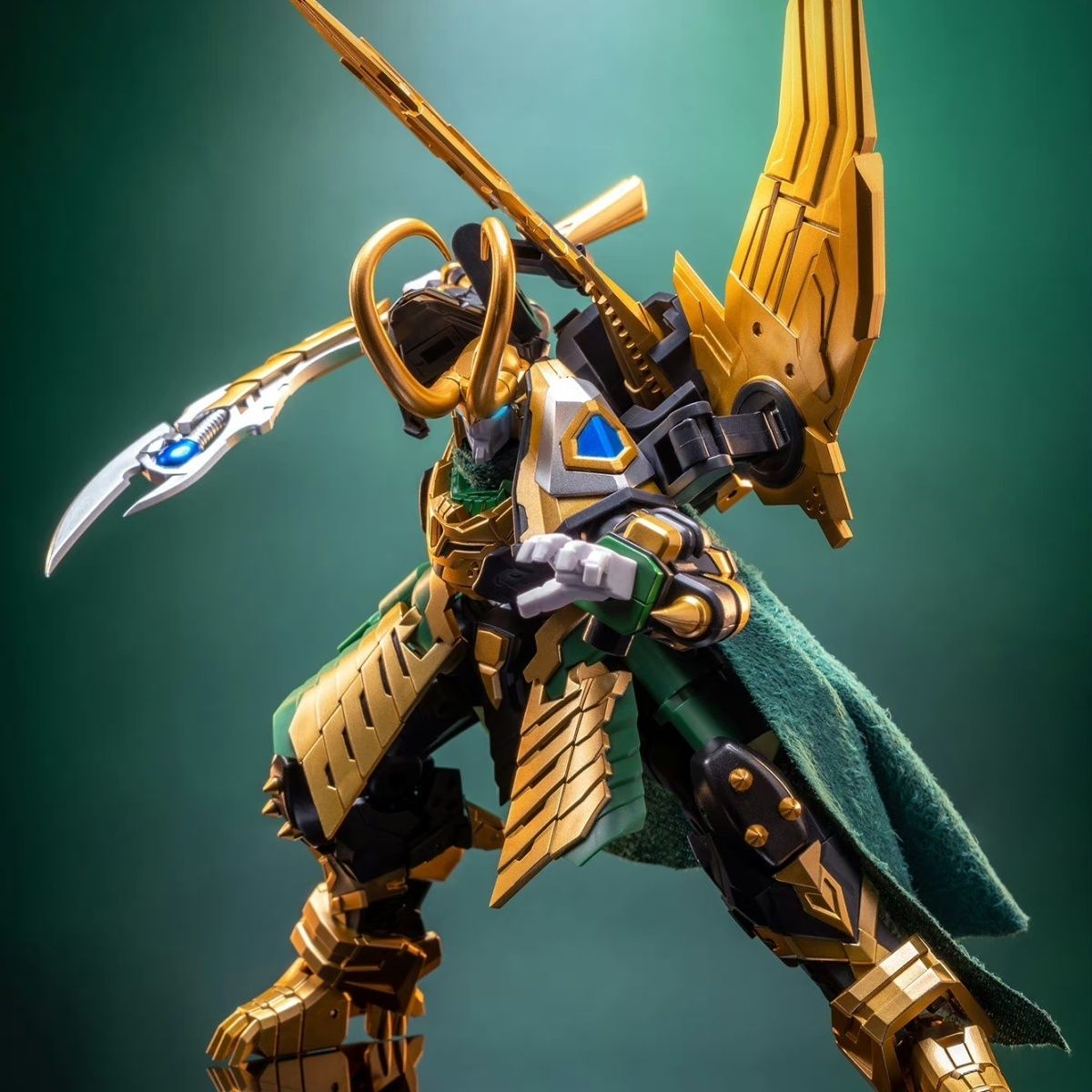 PT-06 Cyclonus , PT-09 Silver Samurai , PT-11 Loki Transforming toys