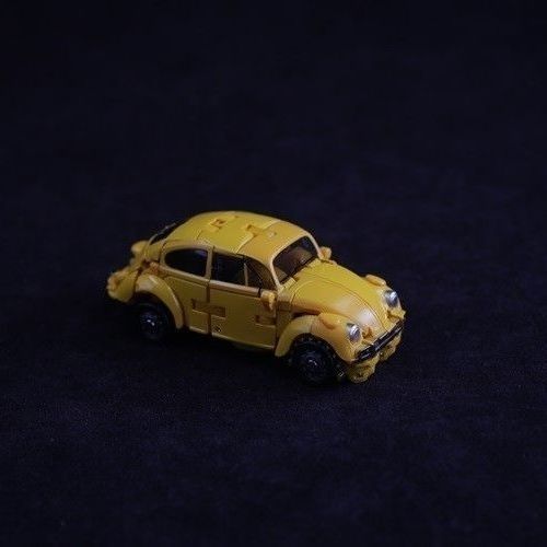 DT-01 Bumblebee DT-01 Beetle Transformers Bumblebee small-scale transforming toy model