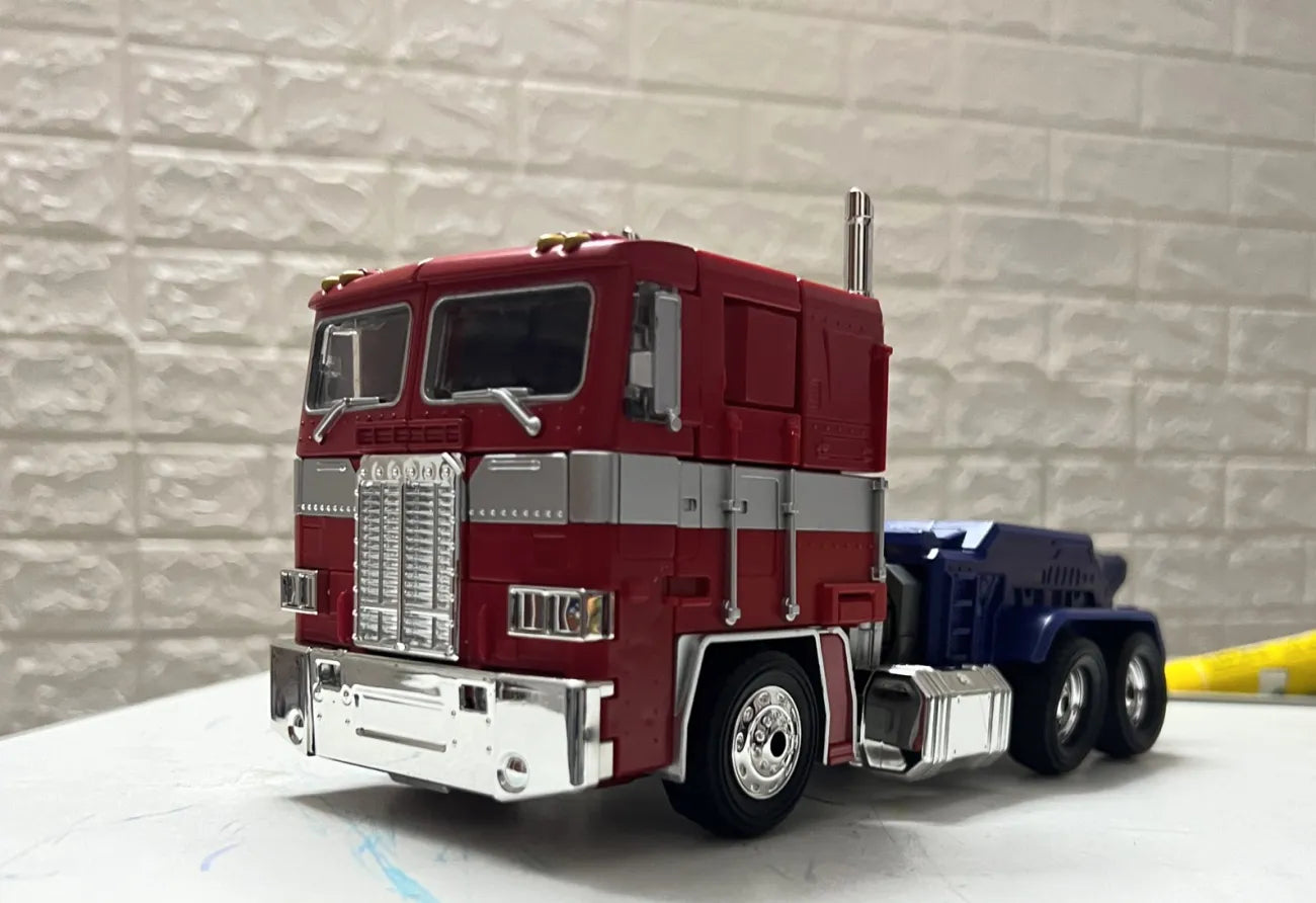 Transformable toy Optimus Prime alloy version MPP10 robot model