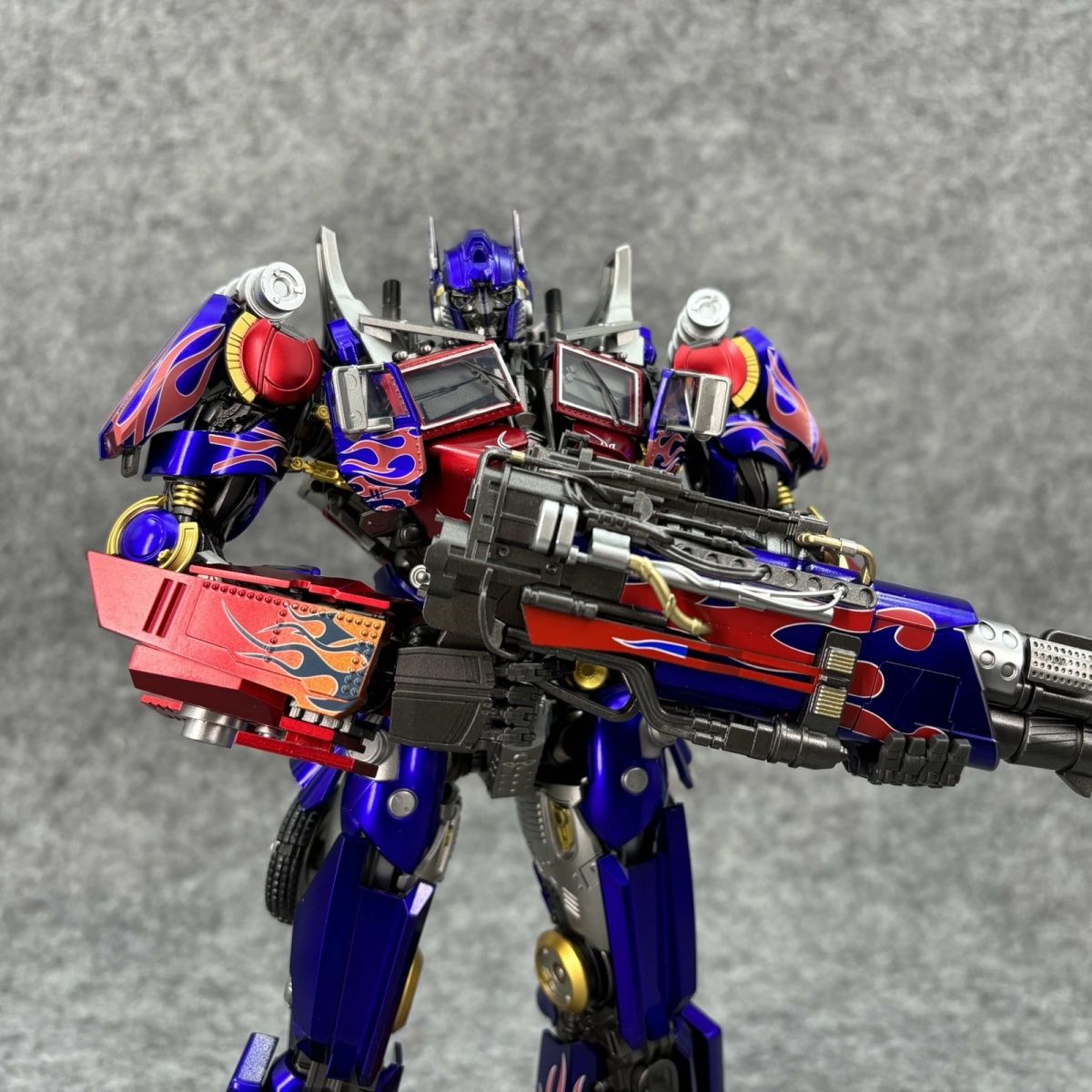 MC003 A B Movie 2 Optimus Prime DLX immutable alloy finish
