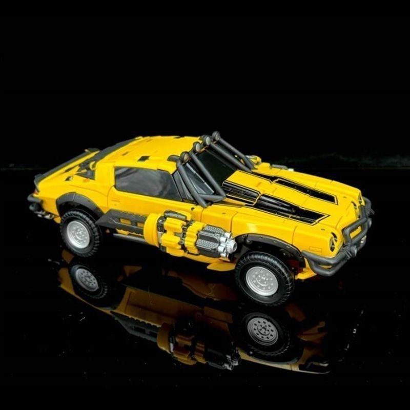 BTT-01 Bumblebee Alloy Transforming Robot Toy