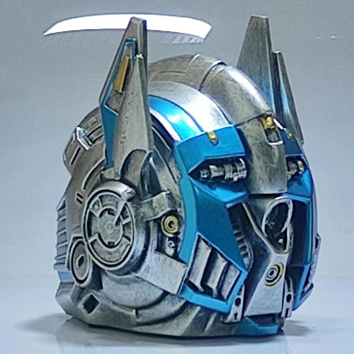 【Great Touch】Creative New Transformers Optimus Prime Large Covered Fashionable Ashtray Birthday Gift