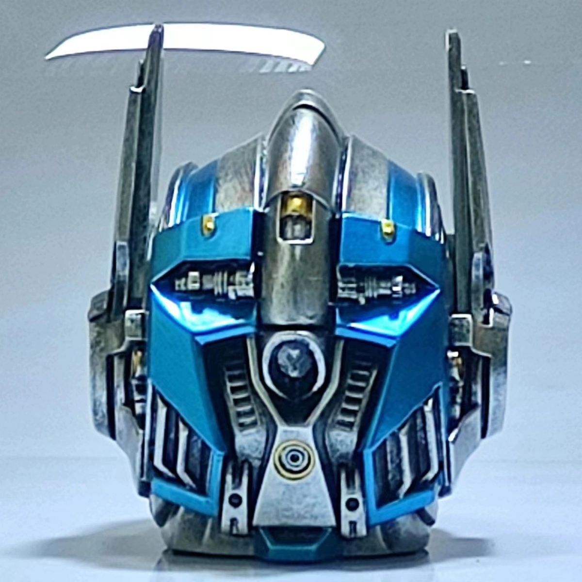 【Great Touch】Creative New Transformers Optimus Prime Large Covered Fashionable Ashtray Birthday Gift