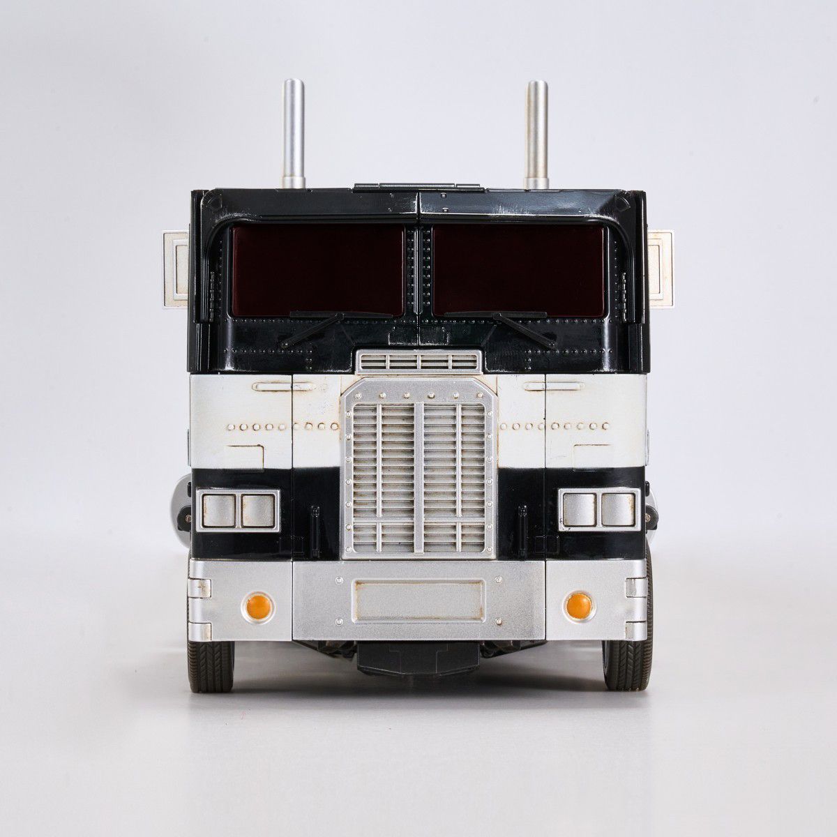 MM01 Optimus Prime 4 colors deformable toy model with alloy skeleton